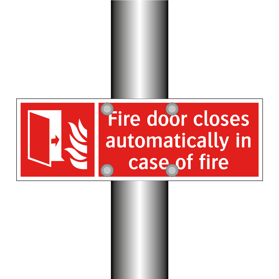 Fire door closes automatically in case of fire