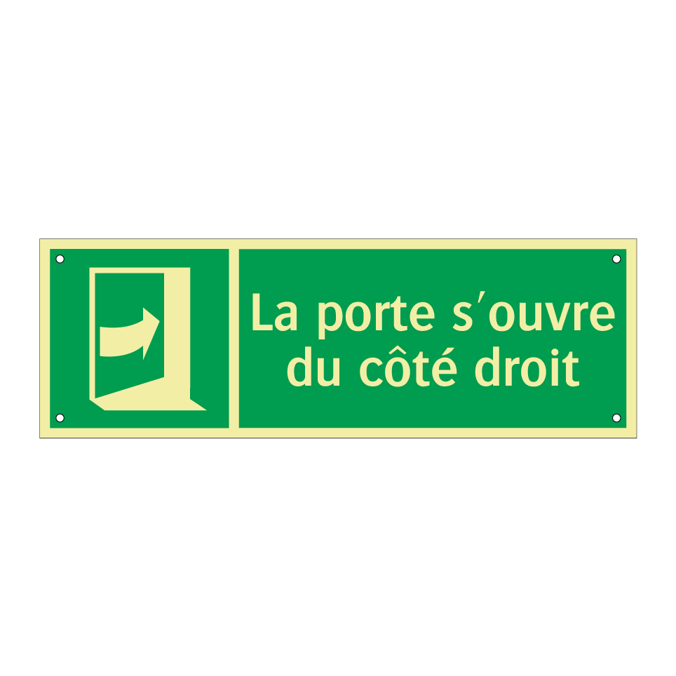 La porte s'ouvre du côté droit