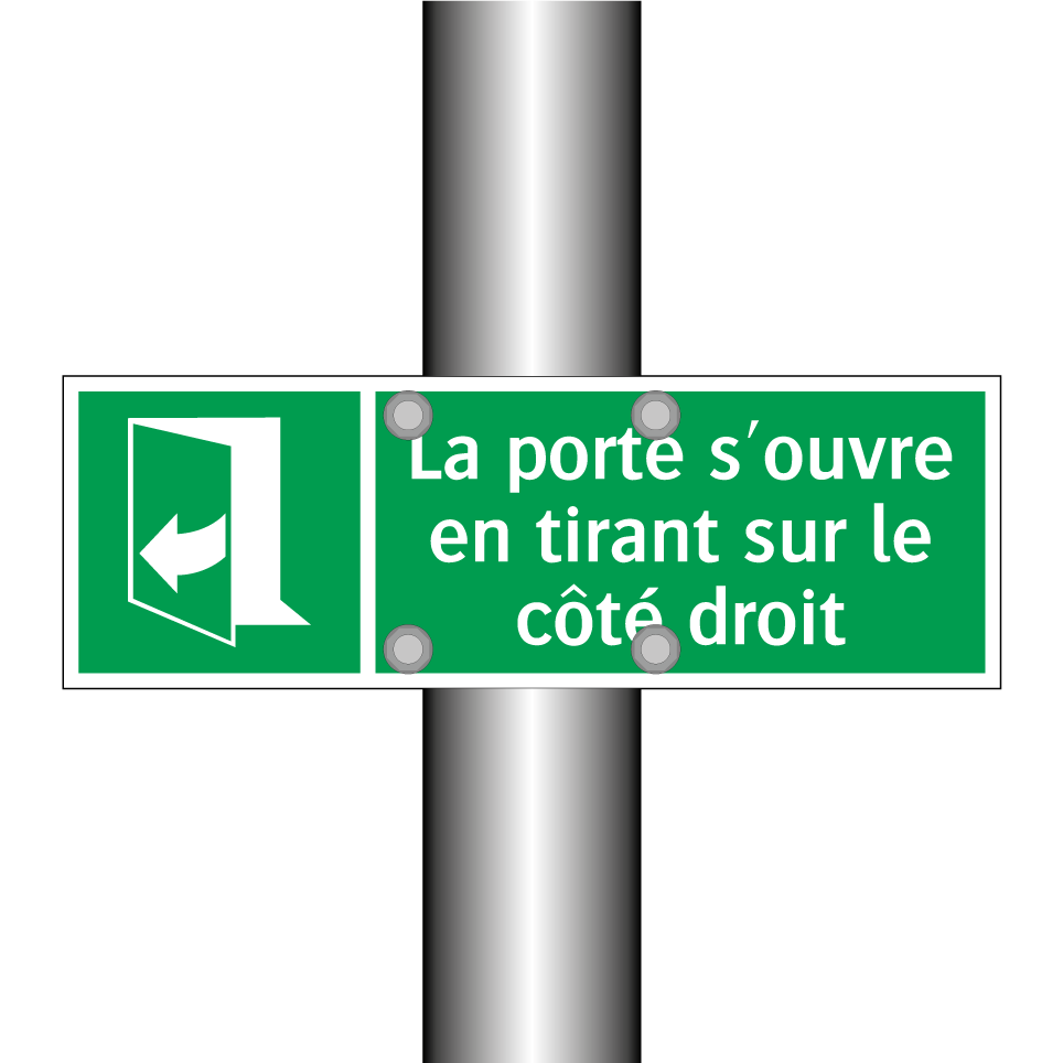 La porte s'ouvre en tirant sur le côté droit