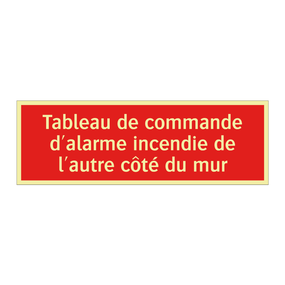 Tableau de commande d'alarme incendie de l'autre côté du mur