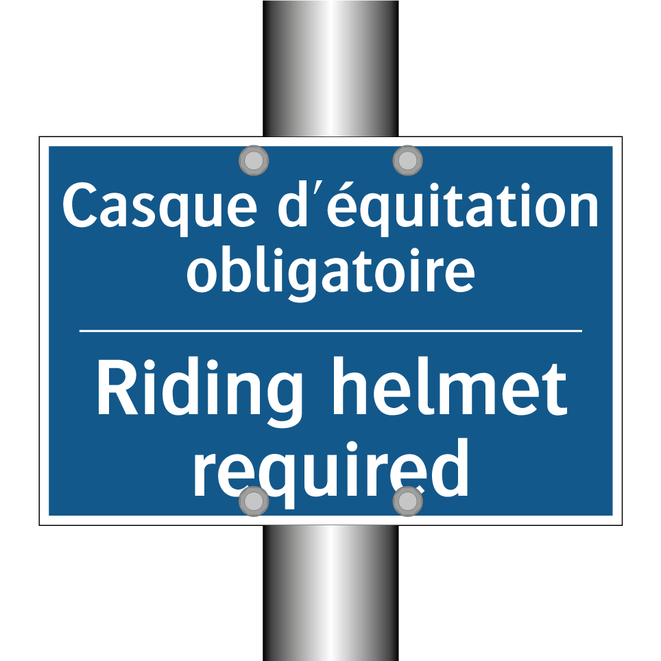 Casque d'équitation obligatoire /.../ - Riding helmet required