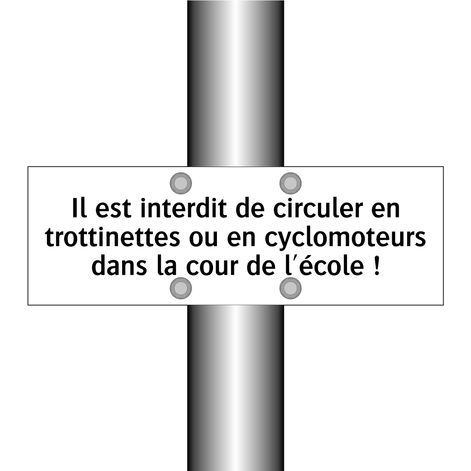 Il est interdit de circuler en trottinettes ou en cyclomoteurs dans la cour de l'école !