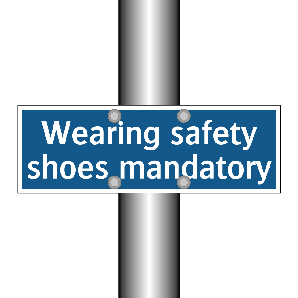 Wearing safety shoes mandatory
