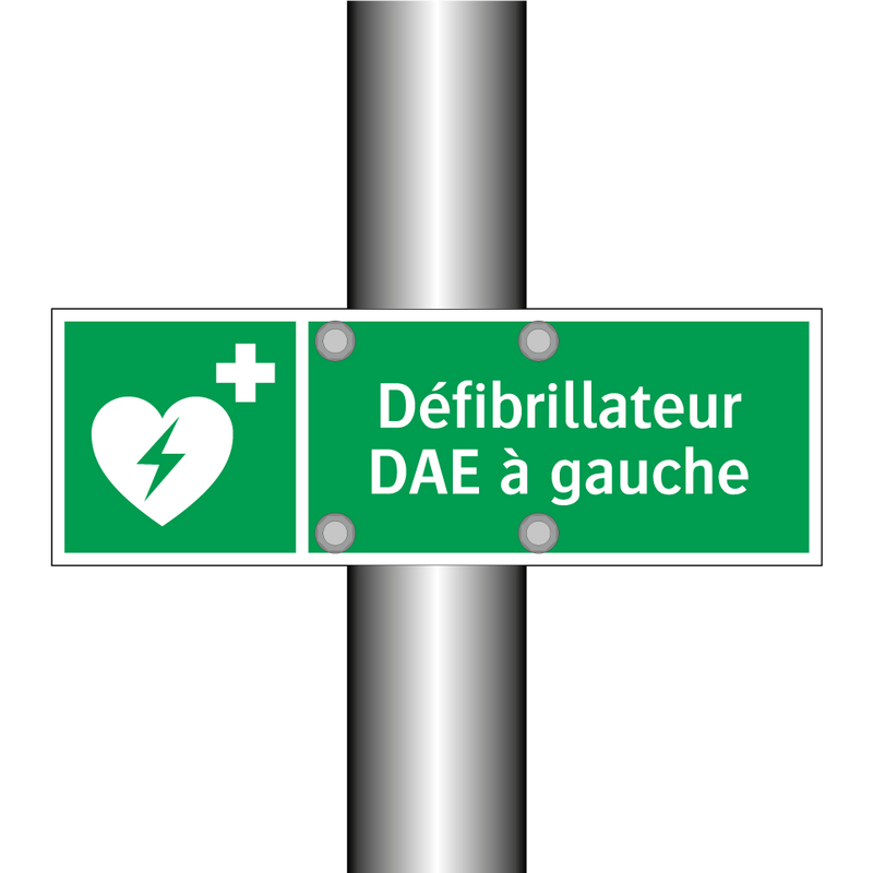Défibrillateur DAE à gauche