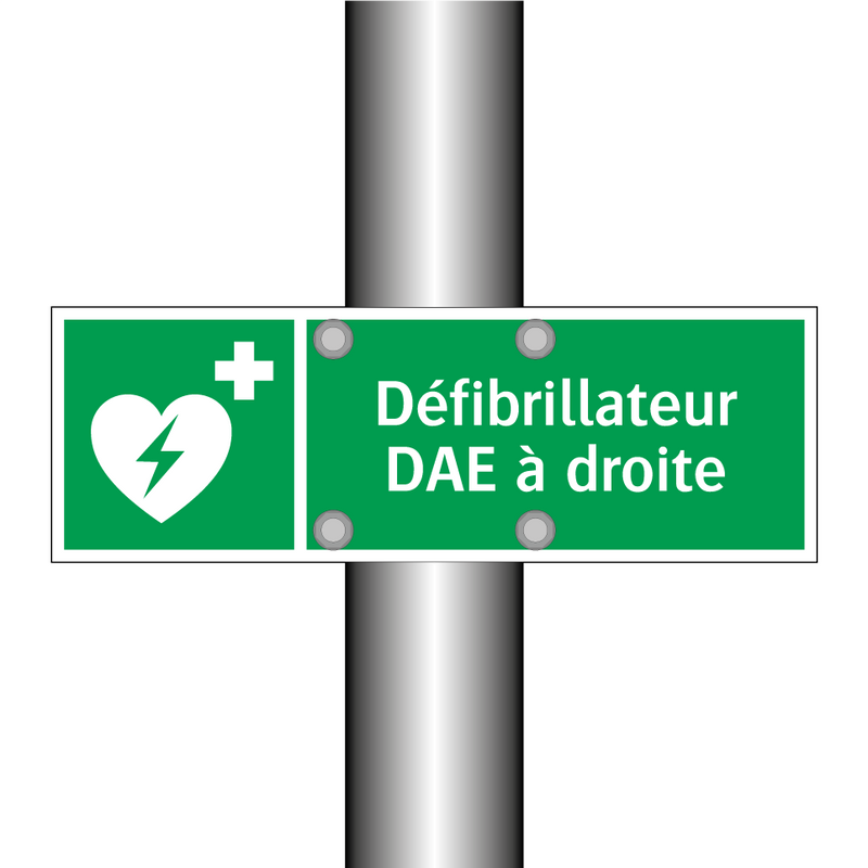 Défibrillateur DAE à droite