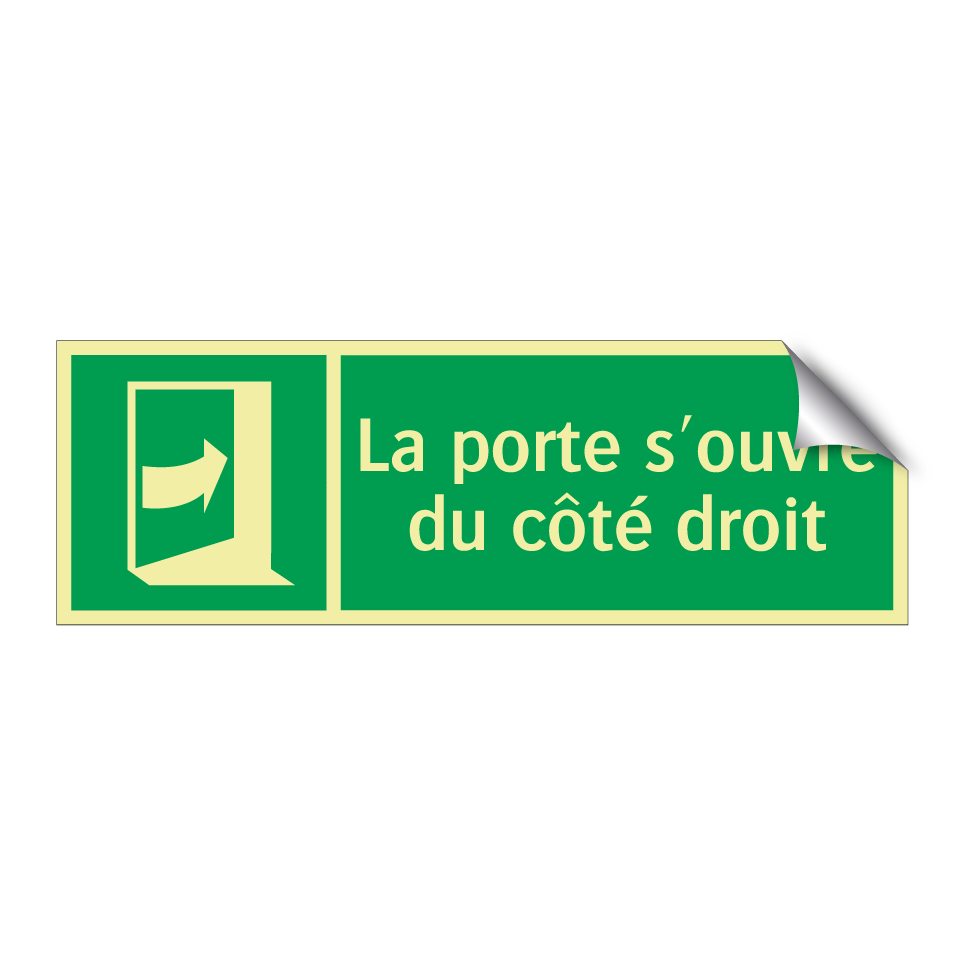 La porte s'ouvre du côté droit