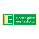 La porte glisse vers la droite