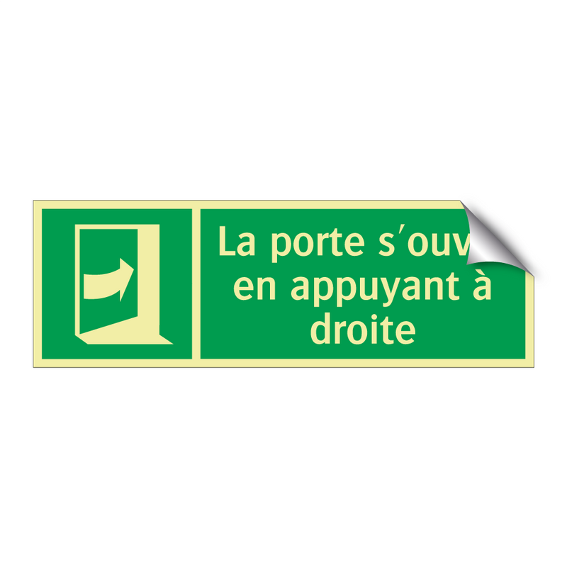La porte s'ouvre en appuyant à droite