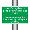 En cas d'urgence, la porte s'ouvre /.../ - In an emergency, the door opens /.../