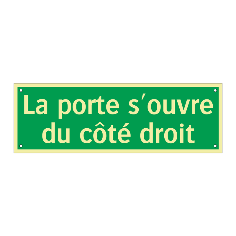 La porte s'ouvre du côté droit