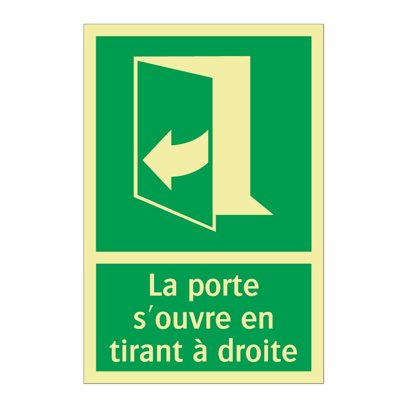 La porte s'ouvre en tirant à droite