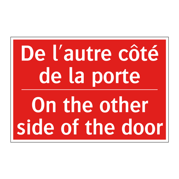 De l'autre côté de la porte - On the other side of the door
