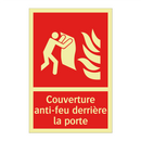 Couverture anti-feu derrière la porte