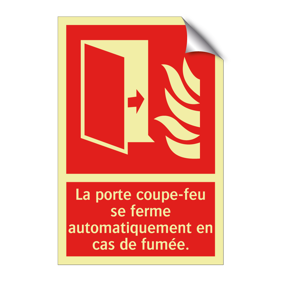 La porte coupe-feu se ferme automatiquement en cas de fumée.