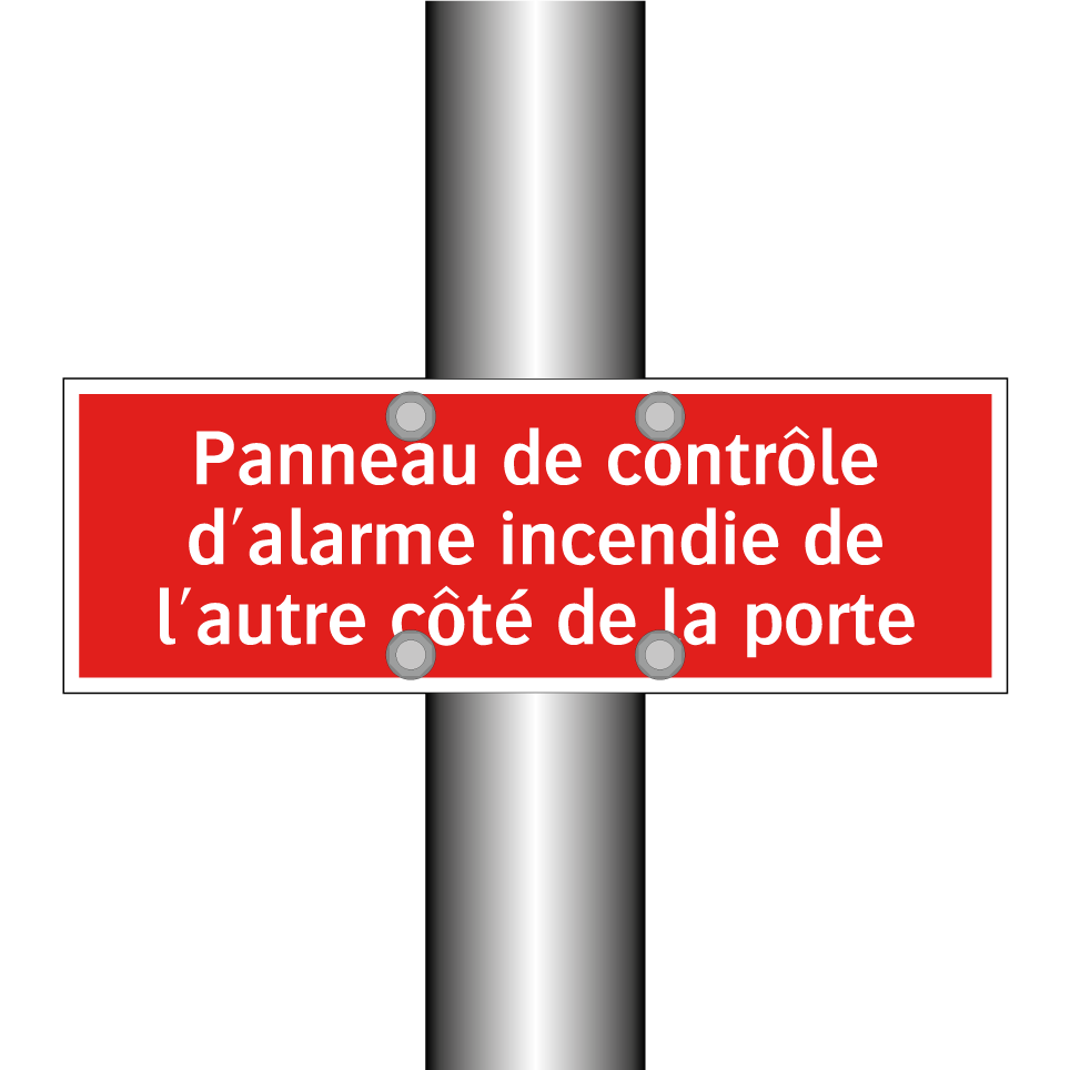 Panneau de contrôle d'alarme incendie de l'autre côté de la porte