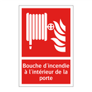 Bouche d'incendie à l'intérieur de la porte