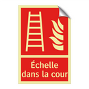 Échelle dans la cour