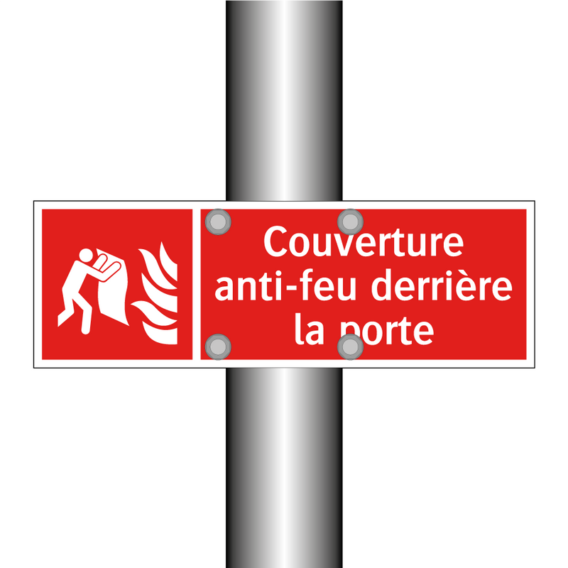 Couverture anti-feu derrière la porte