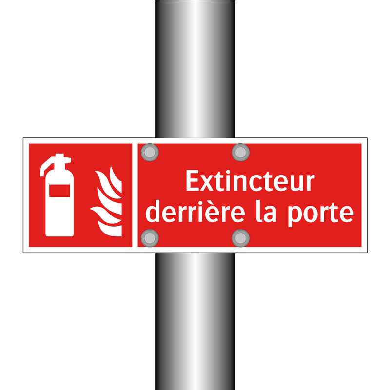 Extincteur derrière la porte