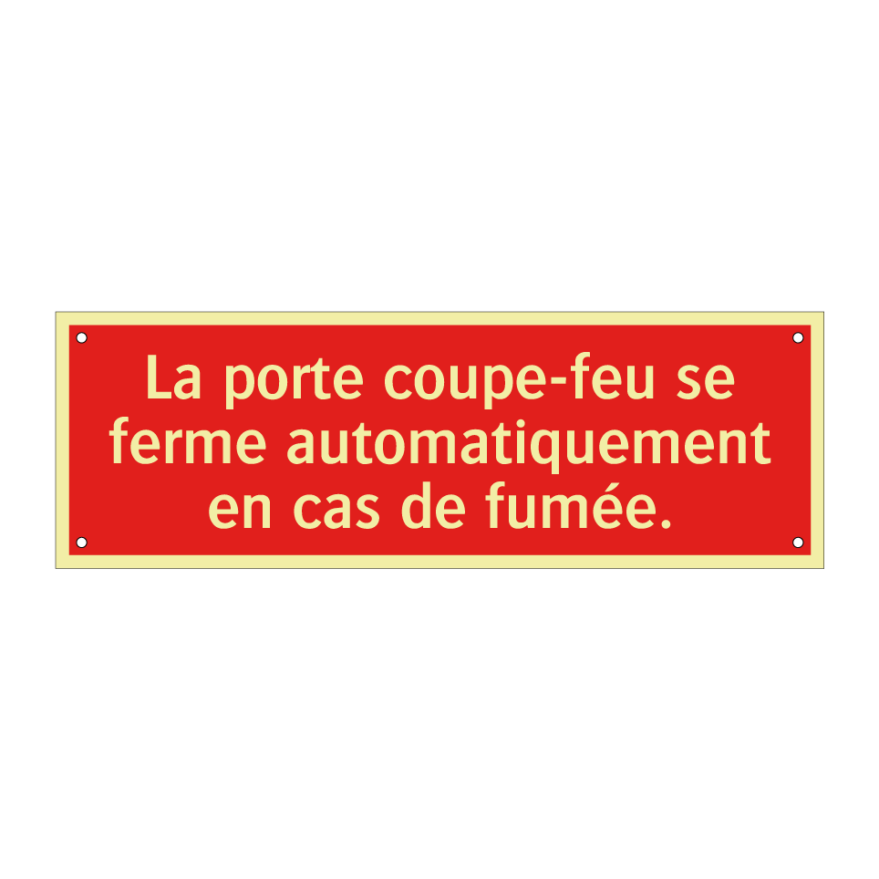 La porte coupe-feu se ferme automatiquement en cas de fumée.