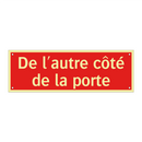 De l'autre côté de la porte