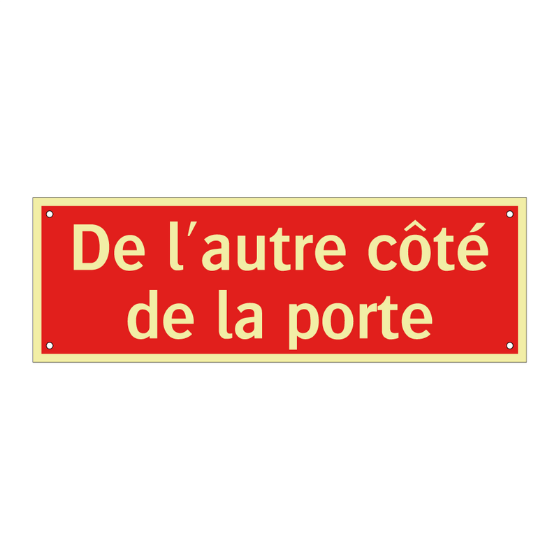 De l'autre côté de la porte