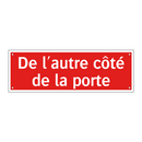 De l'autre côté de la porte