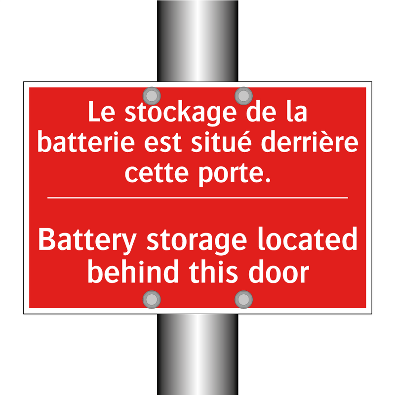 Le stockage de la batterie est /.../ - Battery storage located behind /.../