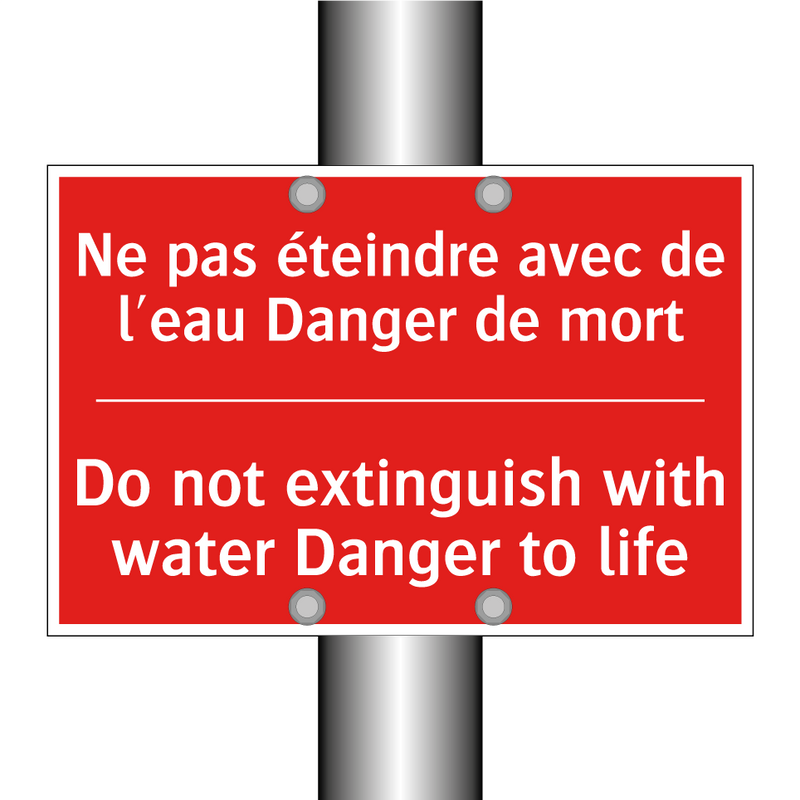 Ne pas éteindre avec de l'eau /.../ - Do not extinguish with water Danger /.../