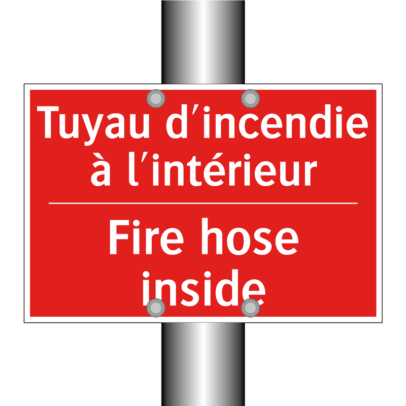 Tuyau d'incendie à l'intérieur - Fire hose inside