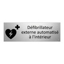 Défibrillateur externe automatisé à l'intérieur