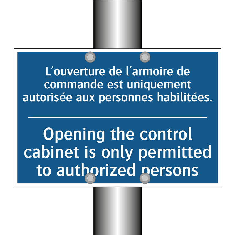 L'ouverture de l'armoire de commande  /.../ - Opening the control cabinet is  /.../