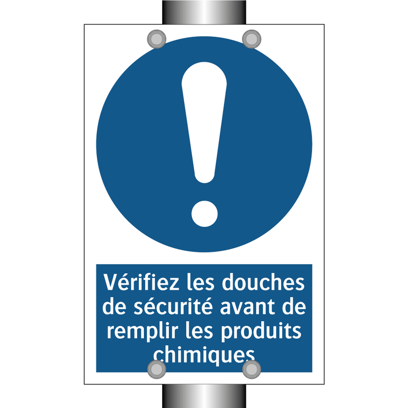 Vérifiez les douches de sécurité avant de remplir les produits chimiques