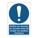 Vérifiez les douches de sécurité avant de remplir les produits chimiques