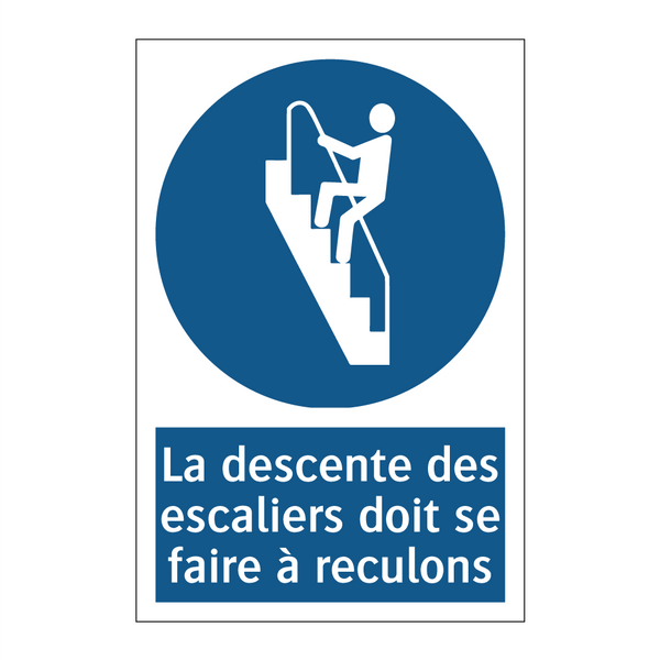 La descente des escaliers doit se faire à reculons