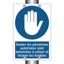 Seules les personnes autorisées sont autorisées à retirer et insérer les fusibles
