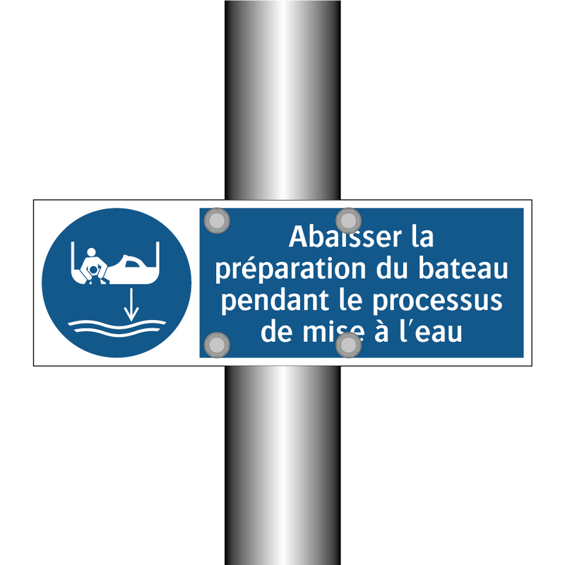 Abaisser la préparation du bateau pendant le processus de mise à l'eau