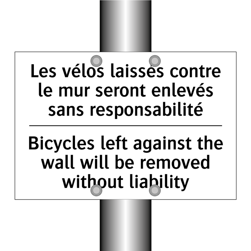 Les vélos laissés contre le mur  /.../ - Bicycles left against the wall  /.../