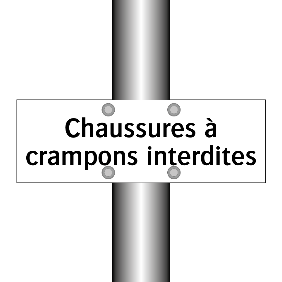 Chaussures à crampons interdites