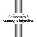 Chaussures à crampons interdites