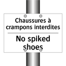 Chaussures à crampons interdites /.../ - No spiked shoes