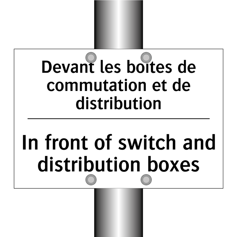 Devant les boîtes de commutation  /.../ - In front of switch and distribution  /.../