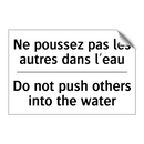 Ne poussez pas les autres dans  /.../ - Do not push others into the water /.../