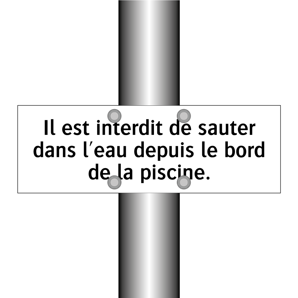 Il est interdit de sauter dans l'eau depuis le bord de la piscine.