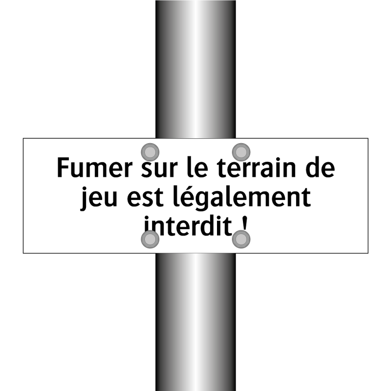 Fumer sur le terrain de jeu est légalement interdit !
