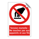 Tension mortelle : Ne touchez pas aux appareils et aux fils