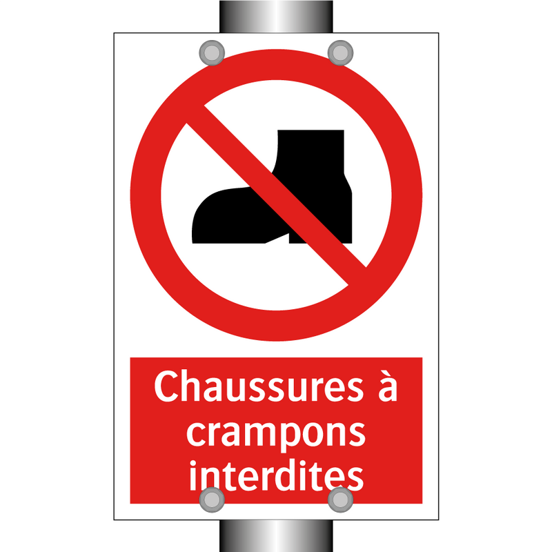 Chaussures à crampons interdites