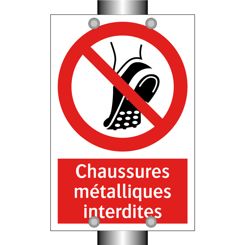 Chaussures métalliques interdites