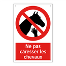 Ne pas caresser les chevaux