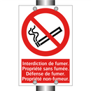 Interdiction de fumer. Propriété sans fumée. Défense de fumer. Propriété non-fumeur.